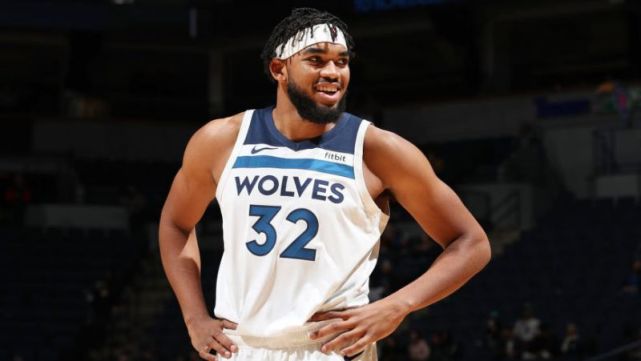 让魔术队脱 让魔术队脱