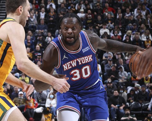 而持球突破 而持球突破