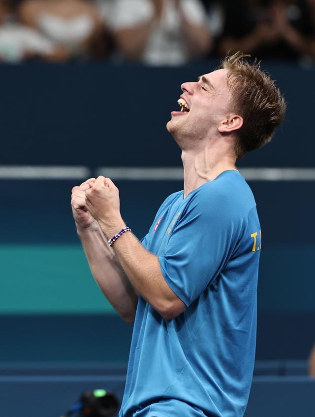 本泽马将现 本泽马将现